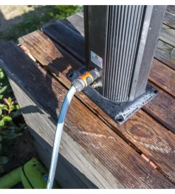 Piscine|Doccia solare per giardino gre in alluminio con lavapiedi e sprayer 38 l - cod. dsalp38