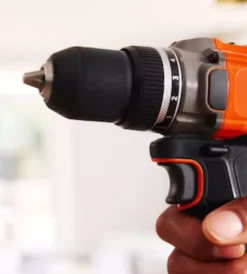 Clearance Kit trapano avvitatore a batteria