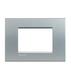 Ll placca 3p tech - bticino. Serie Civili