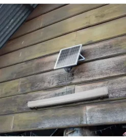 Illuminazione Per Esterno- Plafoniera led per esterni con pannello solare e sensore di movimento
