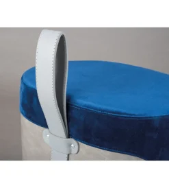Pouf blu e grigio con maniglia in ecopelle, 38x32,5x43 cm Poltrone E Pouf
