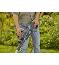 Gardena Attrezzatura Giardinaggio|Spazzola multifunzione a batteria "aquabrush universal" 18v 2,5ah