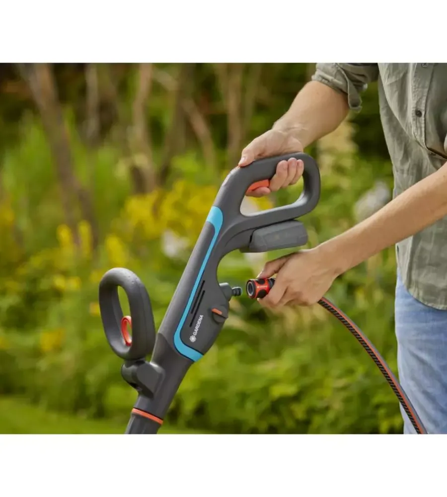 Gardena Attrezzatura Giardinaggio|Spazzola multifunzione a batteria "aquabrush universal" 18v 2,5ah